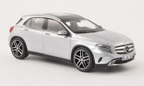 Модель 1:43 Mercedes-Benz GLA-class (X156) - silver