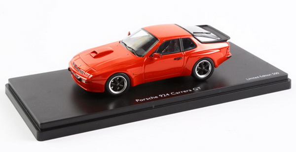 Модель 1:43 Porsche 924 GT - red