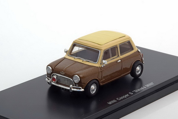 Модель 1:43 Mini Cooper Steve McQueen - Brown/beige