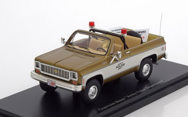Модель 1:43 Chevrolet Blazer «Amity Police Department» - golden/white