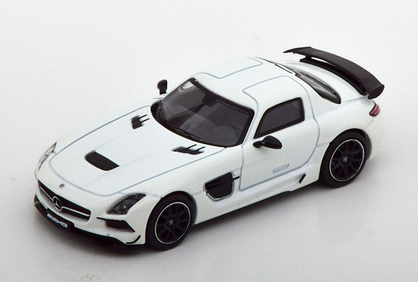 Модель 1:64 Mercedes SLS AMG Black Series white