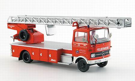 Модель 1:43 Mercedes-Benz LP 813 «Metz» DL22 «Feuerwehr Villingen» (пожарная лестница)