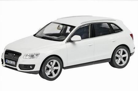 Модель 1:43 Audi Q5 Concept - white