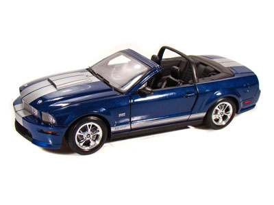 Модель 1:18 Shelby GT Convertible - blue