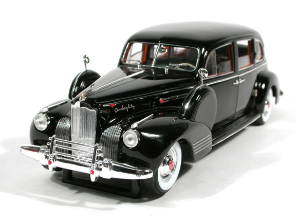 Модель 1:18 Packard 180 LeBaron Limousine - black