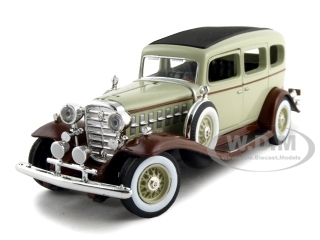 Модель 1:32 Cadillac Fleetwood Sedan - tan/brown