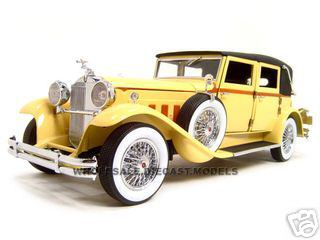 Модель 1:18 Packard LeBaron - yellow