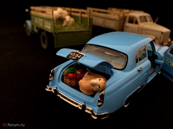 Диорама "Перевозка баранов к празднику курбан байрам" (грузовик с синей кабиной) SL-XL6A Модель 1:43