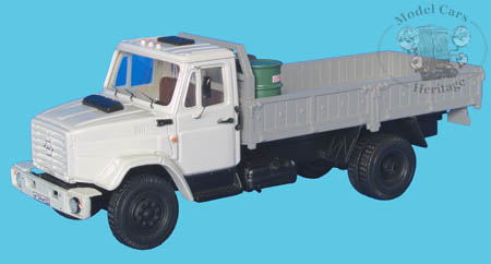 Модель 1:43 ЗиЛ-433110 бортовой металлический, длиннобазный с бочками / ZiL-433110 long wheelbase truck