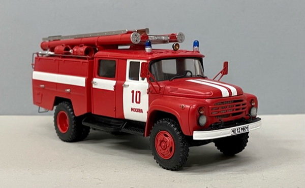 Модель 1:43 Пожарная автоцистерна АЦ40(130)63Б ранний вариант (косая юбка надстройки) 1978-1983 гг. Серия 50 экз.