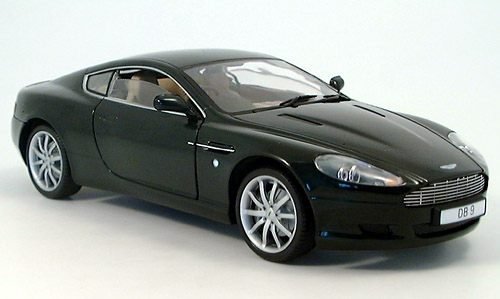 Модель 1:18 Aston Martin DB9 - british green