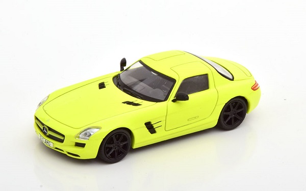 Mercedes SLS AMG Coupe light yellow