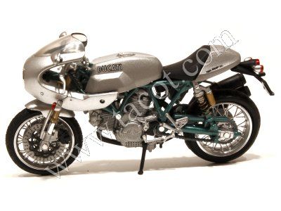 Модель 1:18 Ducati Paul Smart 1000 - silver