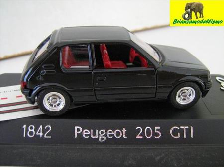 Модель 1:43 Peugeot 205 GTi - black