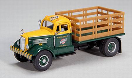 Модель 1:50 Chicago Northwestern RR - White WC22 - yellow/green with stakebed