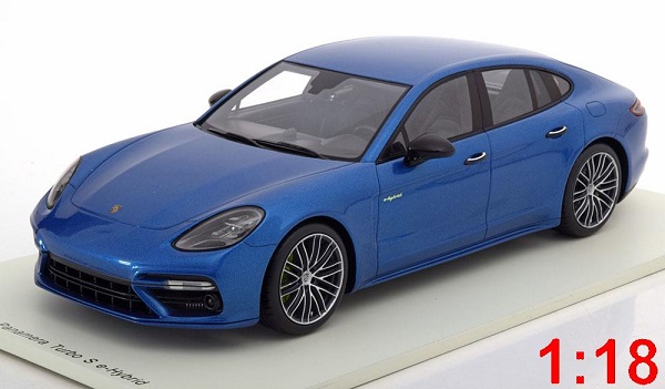 Модель 1:18 Porsche Panamera turbo S e-hybrid - blue
