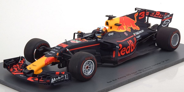 Модель 1:18 Red Bull RB13 №3 Winner GP Azerbaijan Red Bull (Daniel Ricciardo)