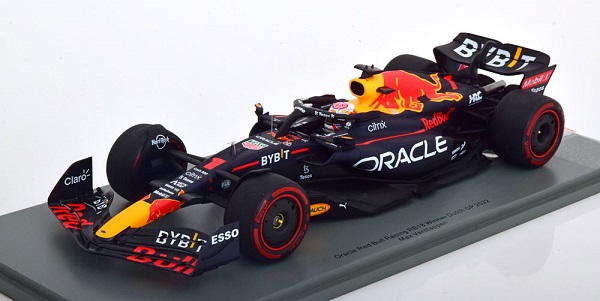 Модель 1:18 Red Bull RB18 winner GP Netherlands, world champion 2022 Verstappen