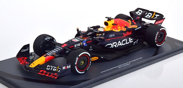 Модель 1:18 Red Bull RB18 winner GP Abu Dhabi, world champion 2022 Verstappen