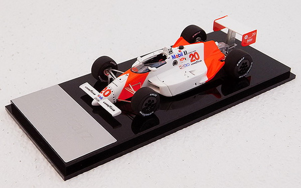 Модель 1:43 Penske PC18 №20 Winner Indianapolis 500 (Emerson Fittipaldi)