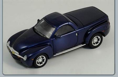 Модель 1:43 Chevrolet SSR closed - blue