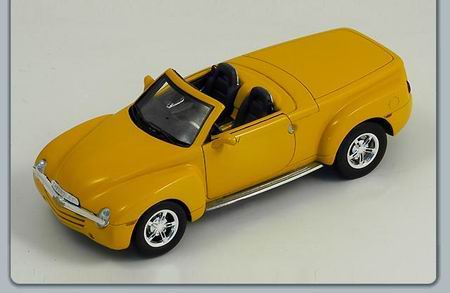 Модель 1:43 Chevrolet SSR (open) - yellow