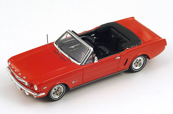 Модель 1:43 Ford Mustang Convertible - red