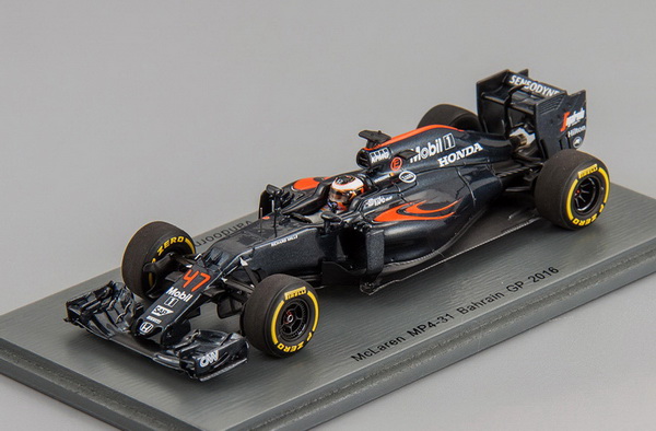 Модель 1:43 McLaren Honda MP4/31 №47 10th Bahrain GP (Stoffel Vandoorne)