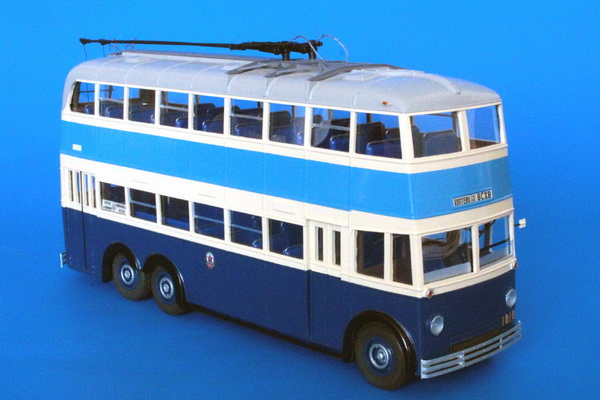 Модель 1:43 ЯТБ-3 троллейбус - Москва - 2-х дверный вариант (после 1940 г.) (L.E.35pcs)