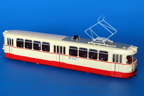 Модель 1:43 Трамвай ЛМ-57 Ленинград (Серия 5000) - парковая окраска после 1972 г. (серия 15 экз.)