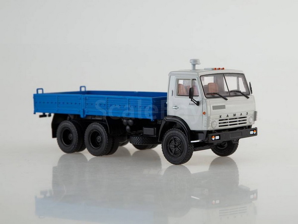 Модель 1:43 КамАЗ-5320 бортовой - серый/синий