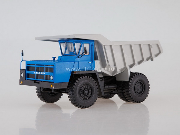 Модель 1:43 БелАЗ-7522 (ранний) карьерный самосвал - синий/серый