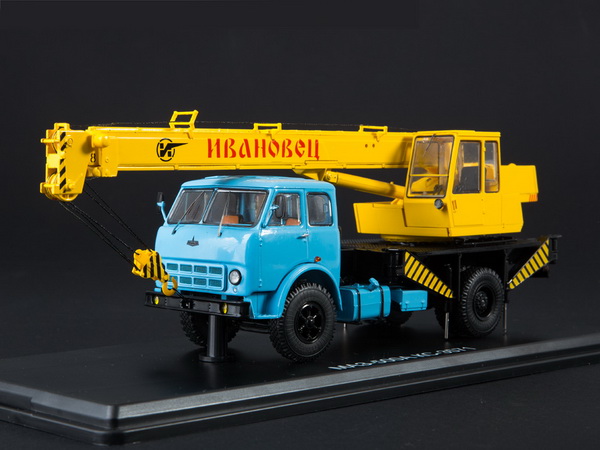 КС-3571 «Ивановец» автокран (шасси 500А) - голубой/жёлтый SSM1415 Модель 1:43