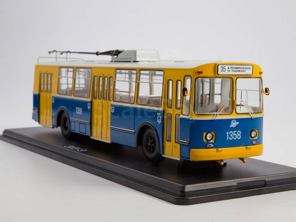 Модель 1:43 ЗиУ-682Б маршрут №35 - Москва - синий/жёлтый