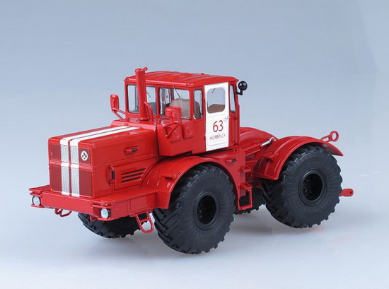«Кировец» К-700А трактор - пожарный SSM6003 Модель 1:43