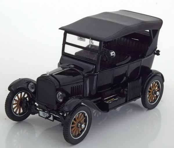 Модель 1:24 Ford Model T Touring (Closed) - Black