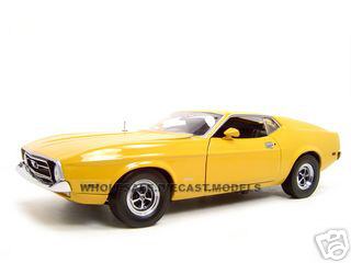 ford mustang sports roof - yellow SUN3614y Модель 1:18
