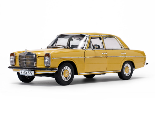 Модель 1:18 Mercedes-Benz 220/8 Limousine - sahara yellow