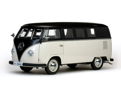 Модель 1:12 Volkswagen Minibus - Black / Beige Grey