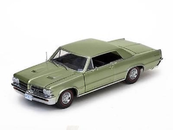 Pontiac GTO - light green SS1827 Модель 1:18