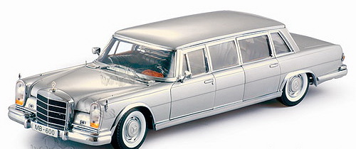 Модель 1:18 Mercedes-Benz 600 Limousine (W100) - silver