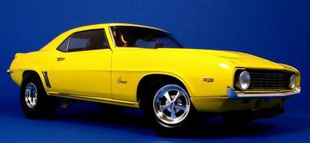 Модель 1:18 Chevrolet Camaro Drag Yenko 252 - yellow
