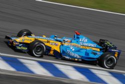 Модель 1:43 Renault R26 F1 GP BRASILE (Fernando Alonso - Giancarlo Fisichella) KIT