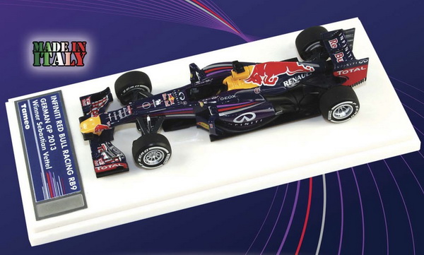 Модель 1:43 Infiniti Red Bull Racing Renault RB9 №1 World Champion (Sebastian Vettel)