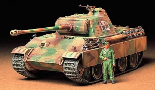 Модель 1:35 Танк Panther Type G (ранняя версия) с 1 фигурой танкиста