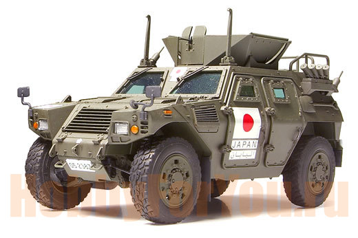 Модель 1:35 Современный японский бронеавтомобиль с 5,56 мм пулеметом и фигурой водителя. Гуманитарная миссия в Ираке.