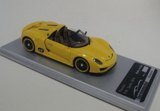 Модель 1:43 Porsche 918 Spyder Geneve MotorShow - yellow