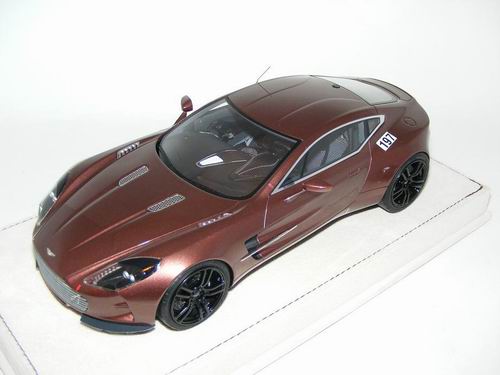 Модель 1:18 Aston Martin One-77 Test Nurburgring - bronze (L.E.40pcs)