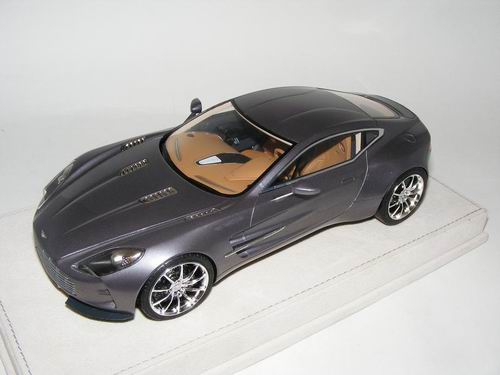 Модель 1:18 Aston Martin One-77 - grey (L.E.40pcs)