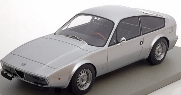 Модель 1:18 Alfa Romeo Junior Zagato 1300 - silver
